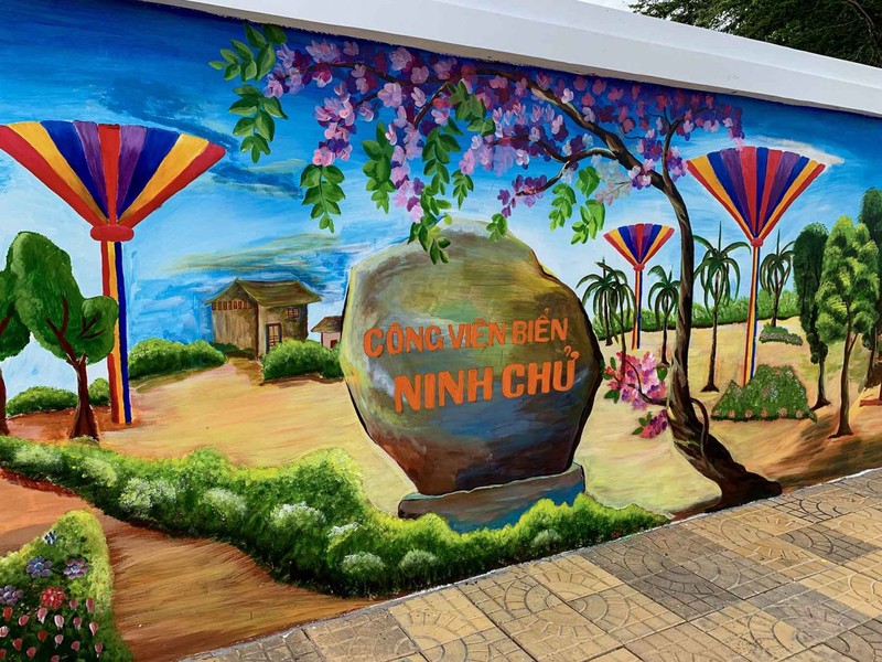 Mãn nhãn bức tường tranh bích họa Ninh Thuận xác lập kỷ lục VN - Hình 6 Man nhan buc tuong tranh bich hoa Ninh Thuan xac lap ky luc VN-Hinh-6