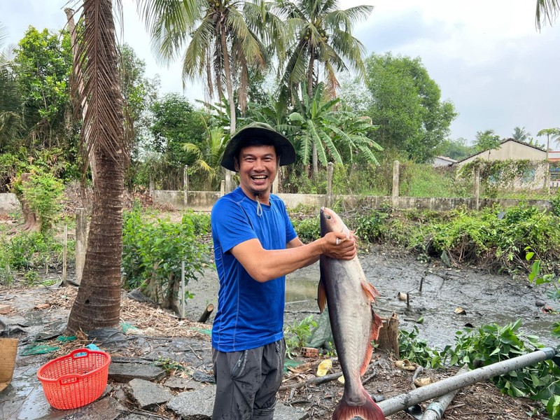 Tiet Cuong tuoi 50: 'Dai gia ngam' me lam nong