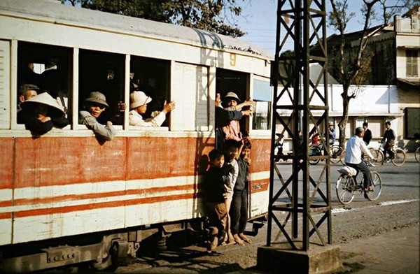 Anh mau song dong ve cuoc song cua nguoi Ha Noi nhung nam 1970-Hinh-7