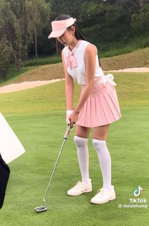 Phia Hoa hau Thuy Tien len tieng sau nghi van cap dai gia o san golf-Hinh-3