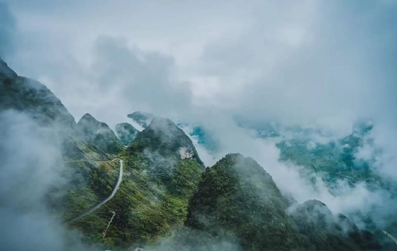 May troi bong benh thu hut du khach den Ha Giang