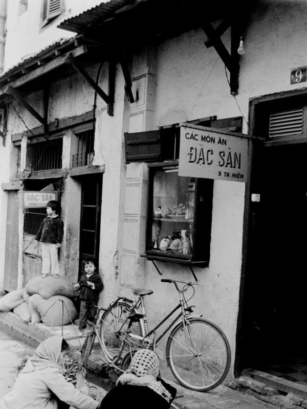 Boi hoi ngam Ha Noi nhung nam 1980 trong bo anh “quy nhu vang”-Hinh-10