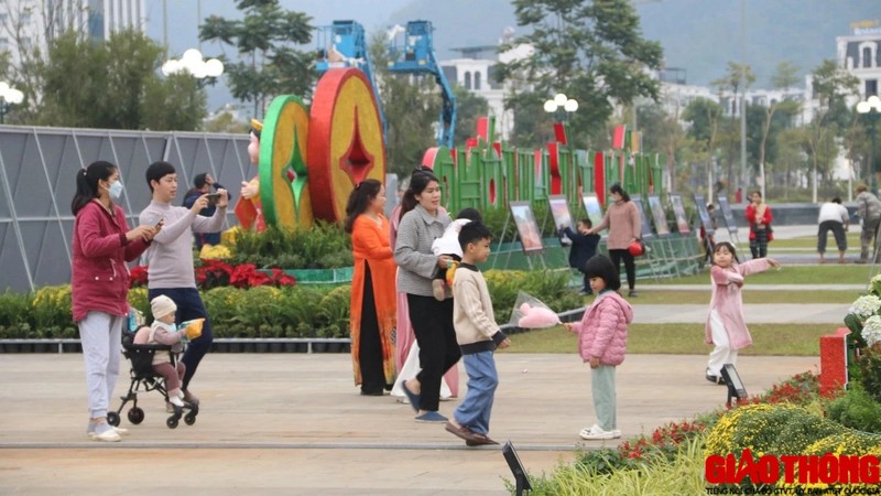 Tan muc ve hoanh trang linh vat “song long chau nguyet” o Hoa Binh-Hinh-9