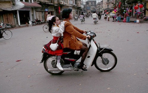 Anh gay thuong nho nguoi Viet don Tet Nguyen dan nhung nam 1990-Hinh-6