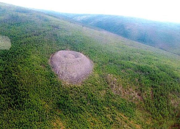 Bi an mieng nui lua nghi dau vet UFO cua nguoi ngoai hanh tinh-Hinh-8