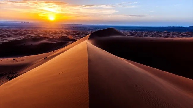View - 	Giải mã bí ẩn cồn cát sao dị thường ở sa mạc Sahara 