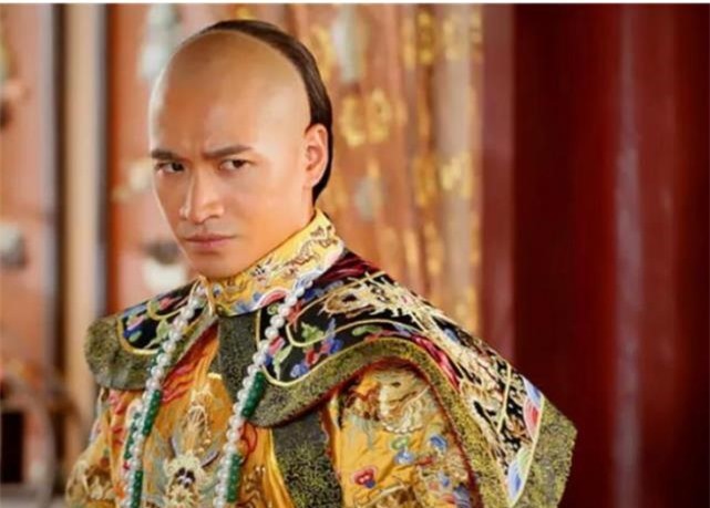 Vua chua xua thuong truyen ngoi cho con trai truong, bat ngo ly do-Hinh-9