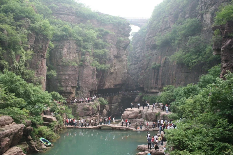 View - 	"Bí mật" ở thác nước cao nhất Trung Quốc bị lộ từ 1 video drone 