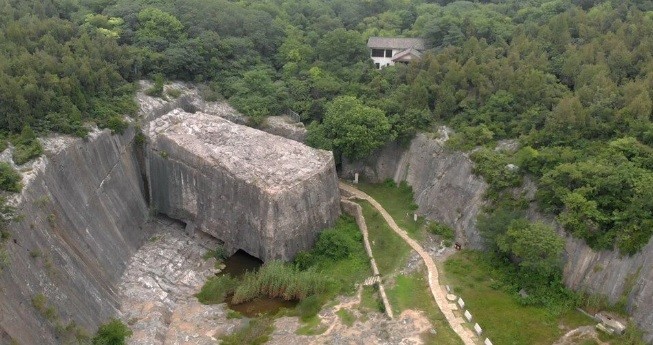 Su that tam bia da “khung” cua hoang de Trung Quoc bo lai mo da-Hinh-3