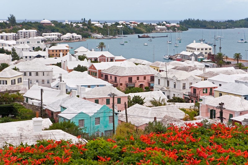 View - 	Sự thật những mái nhà trắng xóa như tuyết trên quần đảo Bermuda