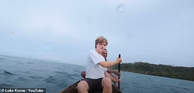 Cuộc sống ở hòn đảo không dùng tiền, không điện - Hình 2 Cuoc song o hon dao khong dung tien, khong dien-Hinh-2