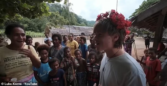 Cuộc sống ở hòn đảo không dùng tiền, không điện - Hình 4 Cuoc song o hon dao khong dung tien, khong dien-Hinh-4