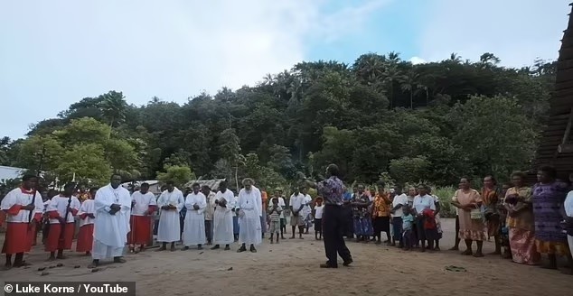 Cuộc sống ở hòn đảo không dùng tiền, không điện - Hình 5 Cuoc song o hon dao khong dung tien, khong dien-Hinh-5