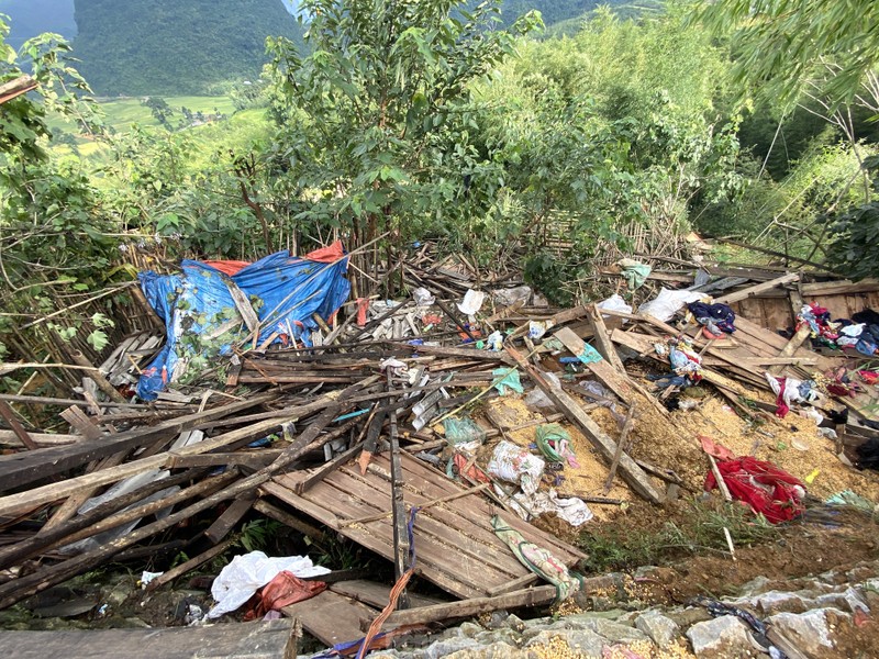 Nan nhan vu sat lo o Cao Bang: 'Chau mat, nha sap...'-Hinh-6