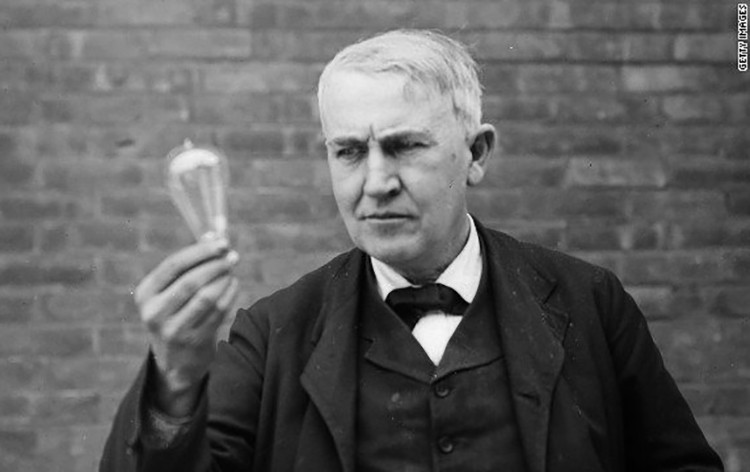 Thomas Edison tung bi che vi phat minh bong den the nao?