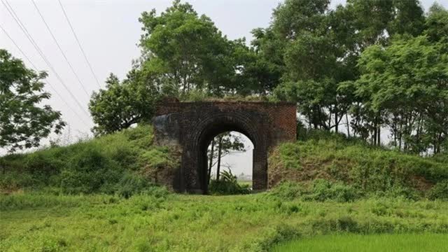 Cong trinh quan su 'bat kha chien bai' noi tieng cua Viet Nam-Hinh-2