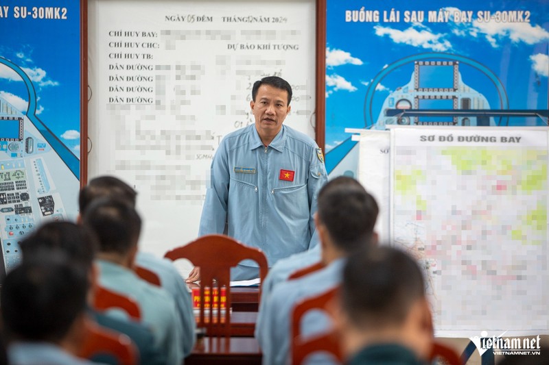 Tiet lo man bieu dien doc dao cua Su-30MK2 tai trien lam Quoc phong-Hinh-4