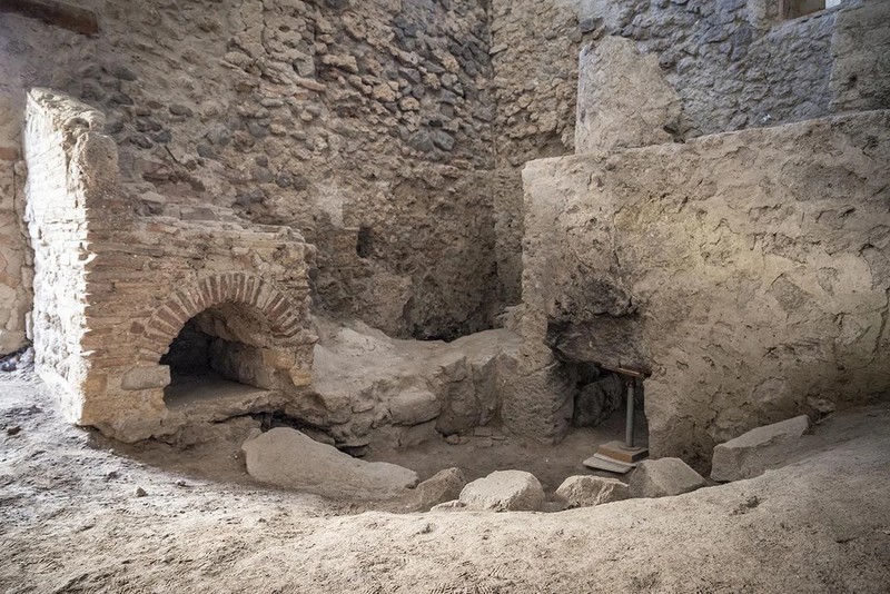 Bi mat khu phuc hop tam nuoc nong o Pompeii-Hinh-6