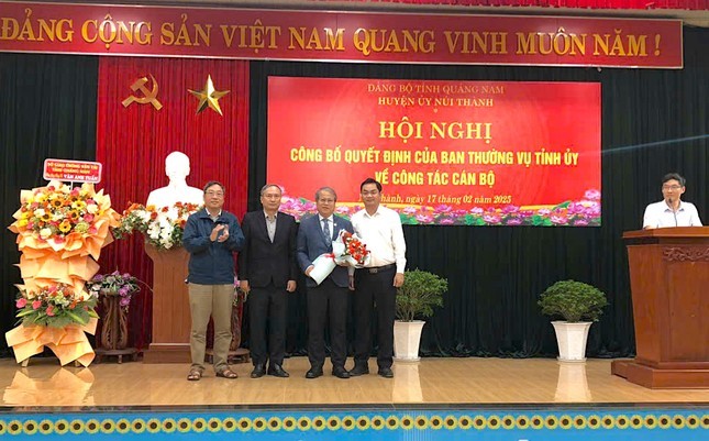 Quang Nam dieu dong, bo nhiem nhieu can bo chu chot-Hinh-2