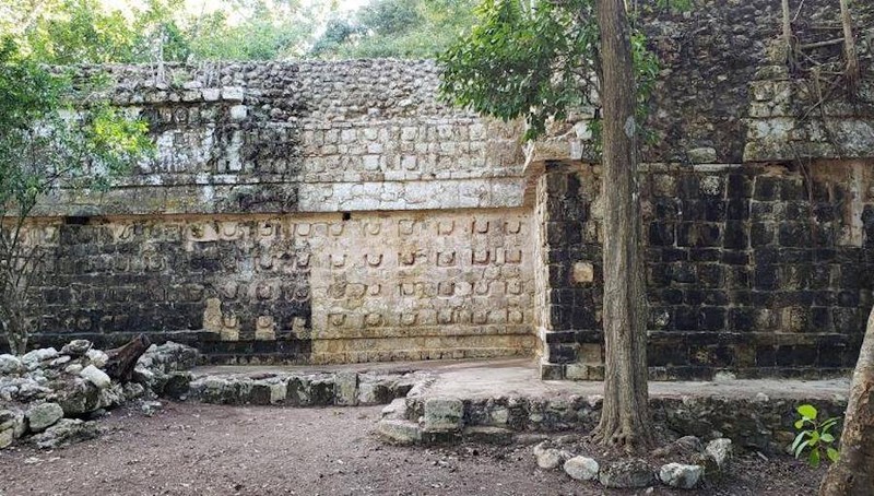 Tiet lo soc ve hai cot bi an trong cung dien nguoi Maya-Hinh-3