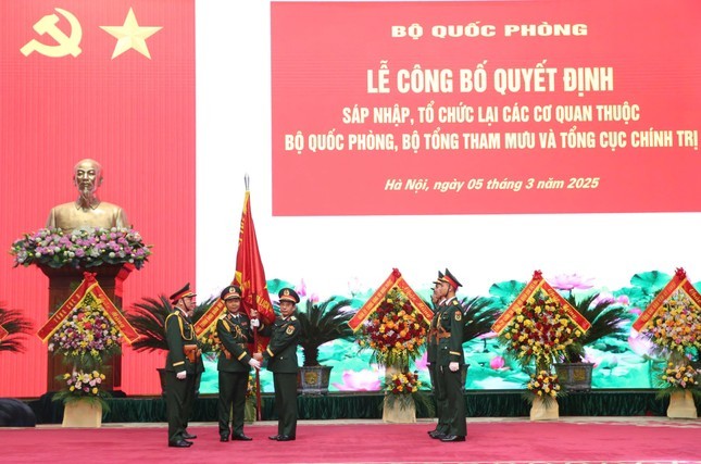 Bo Quoc phong cong bo quyet dinh sap nhap, to chuc lai mot so co quan-Hinh-2