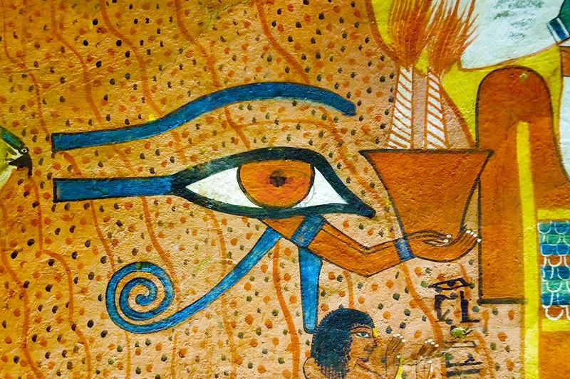 Vì sao nhiều mộ cổ Ai Cập có hình ảnh “Mắt thần Horus"? - Hình 7 Vi sao nhieu mo co Ai Cap co hinh anh “Mat than Horus