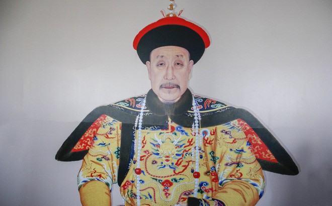 Người duy nhất mặc long bào của Càn Long mà không bị trị tội - Hình 3 Nguoi duy nhat mac long bao cua Can Long ma khong bi tri toi-Hinh-3