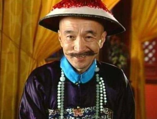 Ngoài đời thực Lưu Dung có thực sự bị gù? Ngoai doi thuc Luu Dung co thuc su bi gu?