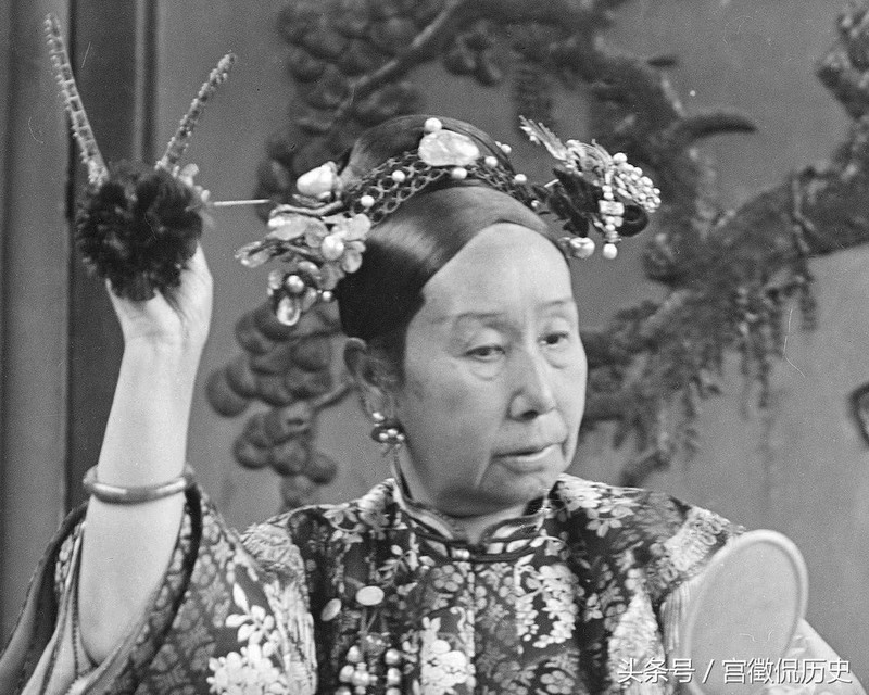 Bi an ben trong bao vat cua Tu Hi Thai hau bi 