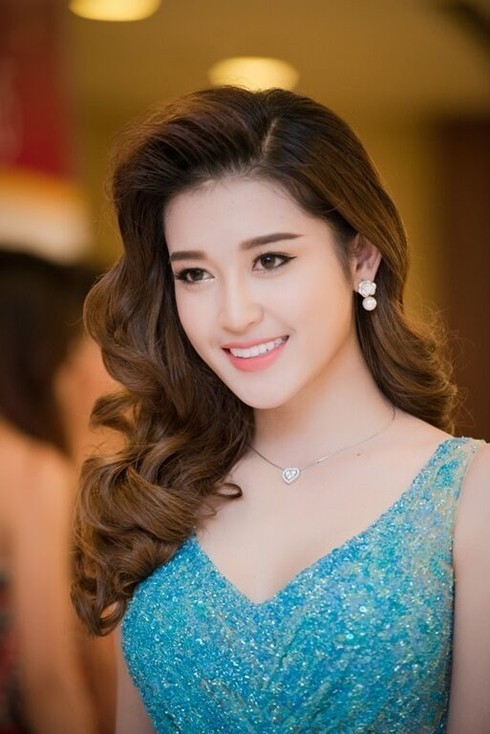 Bi quyet lam dep khien Huyen My ngay cang dat show-Hinh-3