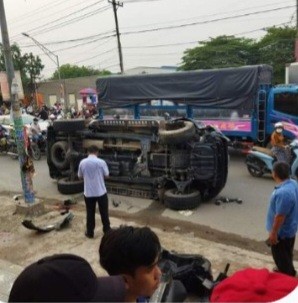 Long An: Thieu ta CSGT bi tong tu vong khi chan xe bat toi pham