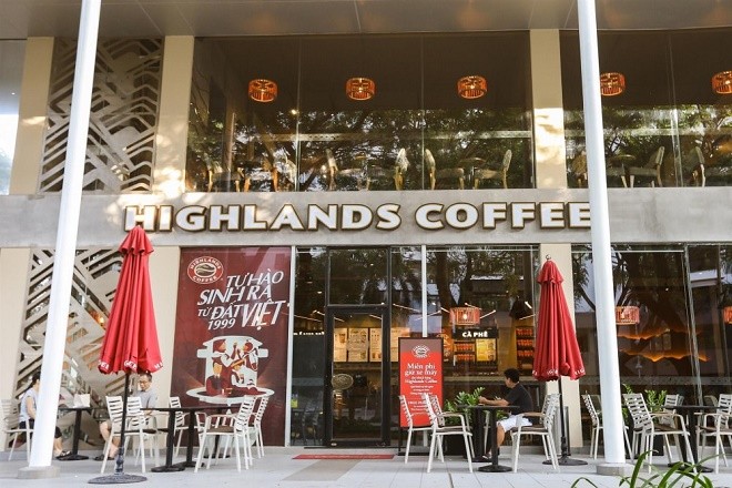 Truoc khi chuyen nhuong Pho 24, JFC kinh doanh Highland Coffee the nao?