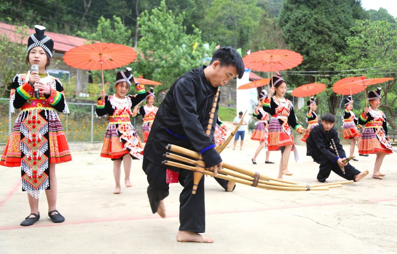 Xem gia lang, nghe nhan day tre nho thoi khen, det vai-Hinh-6