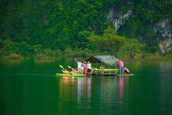 Thung lung xanh cach Ha Noi 130km, khach toi an dac san, cam trai-Hinh-5