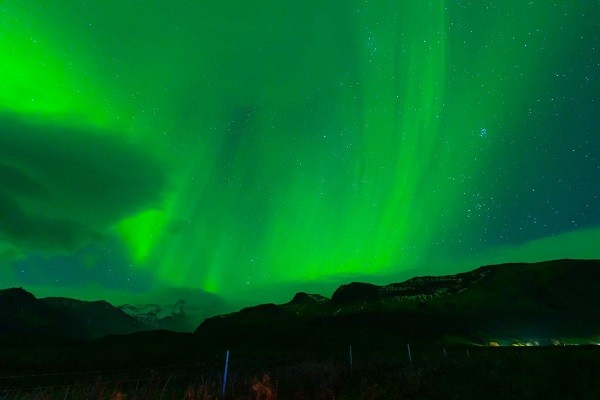 Bac cuc quang ‘nhuom xanh’ bau troi Iceland-Hinh-3
