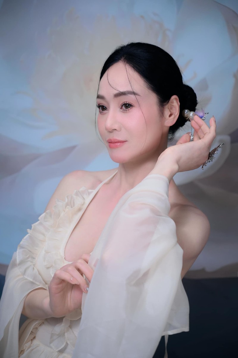 Loat anh goi cam hiem thay cua dien vien Quach Thu Phuong tuoi U50-Hinh-10