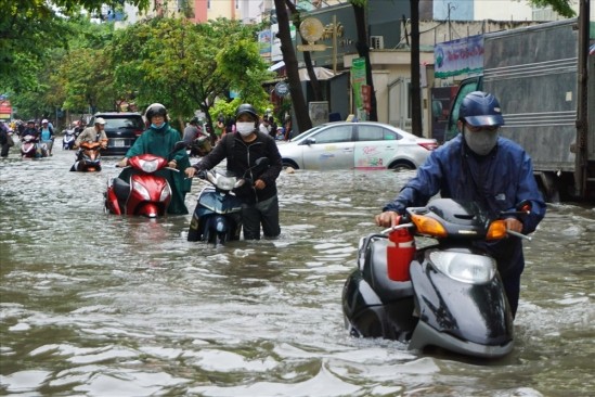 Canh bao mua lon dien rong tai khu vuc Nam bo 3 ngay toi