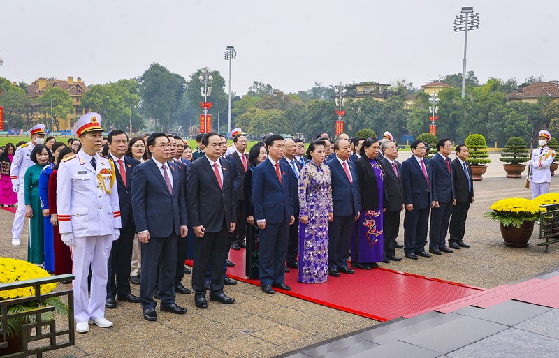 Lanh dao Dang, Nha nuoc va dai bieu Quoc hoi vao Lang vieng Chu tich Ho Chi Minh-Hinh-2