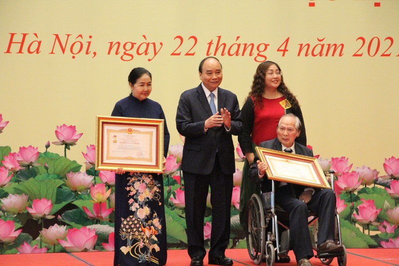 Chu tich Nguyen Xuan Phuc: VUSTA la noi tap hop, lan toa cua cac nha khoa hoc Viet