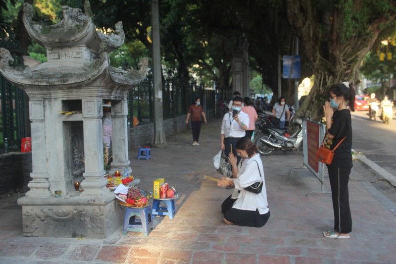 Lap rao chan, canh gac bia Ha Ma o Van Mieu - Quoc Tu Giam-Hinh-8