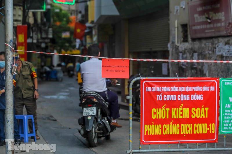 Ha Noi thoi “giang day”, duong pho vang bong nguoi-Hinh-19