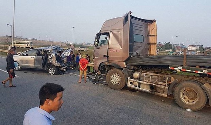 Vu lui xe tren cao toc: Tai xe Le Ngoc Hoang ra tu-Hinh-3