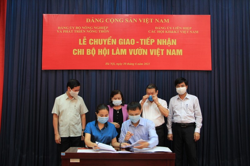 VUSTA bao ve quyen va loi ich cua tri thuc KH&CN Viet Nam nhu the nao?