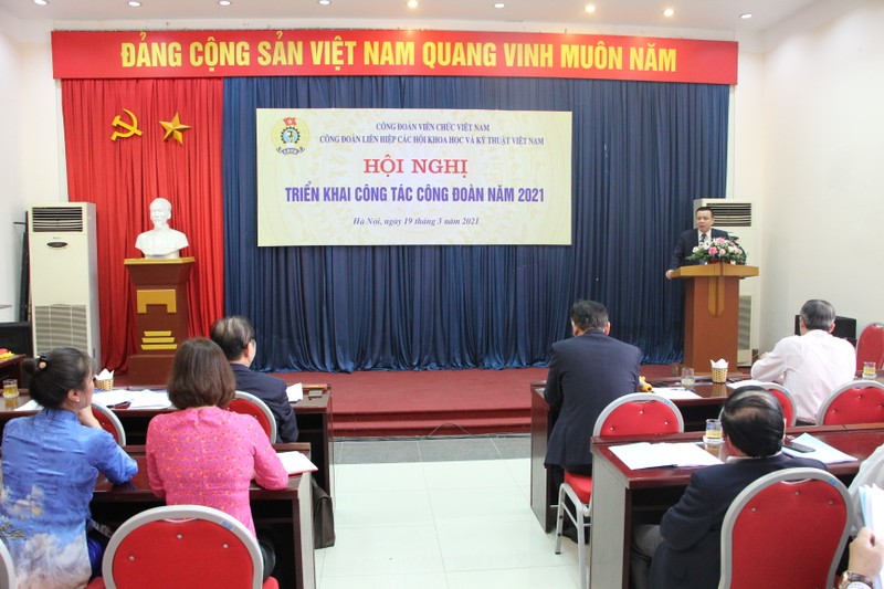 Trung uong Lien hiep cac Hoi Khoa hoc va Ky thuat Viet Nam va co quan VUSTA