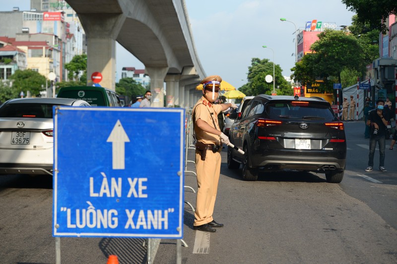 Bi thu, Chu tich Ha Noi thi sat cac chot kiem dich moi-Hinh-4