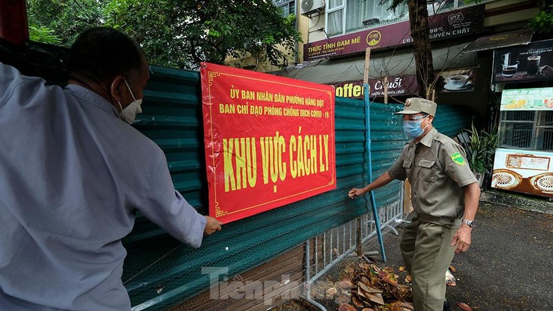 Ha Noi: Quan Dong Da lap 'mat than' kiem soat COVID-19-Hinh-9