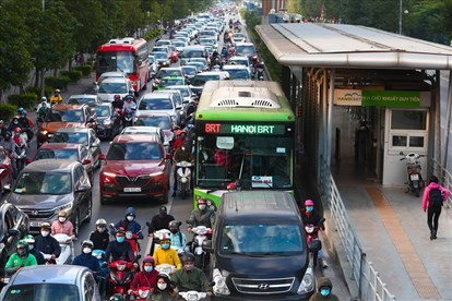 Buyt nhanh BRT Ha Noi that thoat 43 ty: Khi nao Cong an vao cuoc?