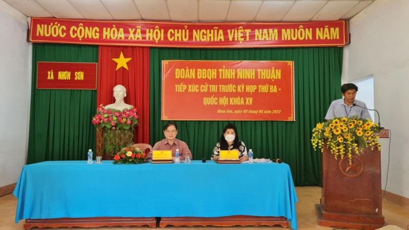 DBQH Phan Xuan Dung tiep xuc cu tri tai Ninh Thuan