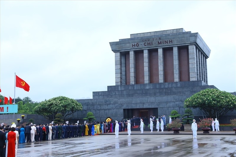 Lanh dao Dang, Nha nuoc va DBQH vao Lang vieng Chu tich Ho Chi Minh-Hinh-8