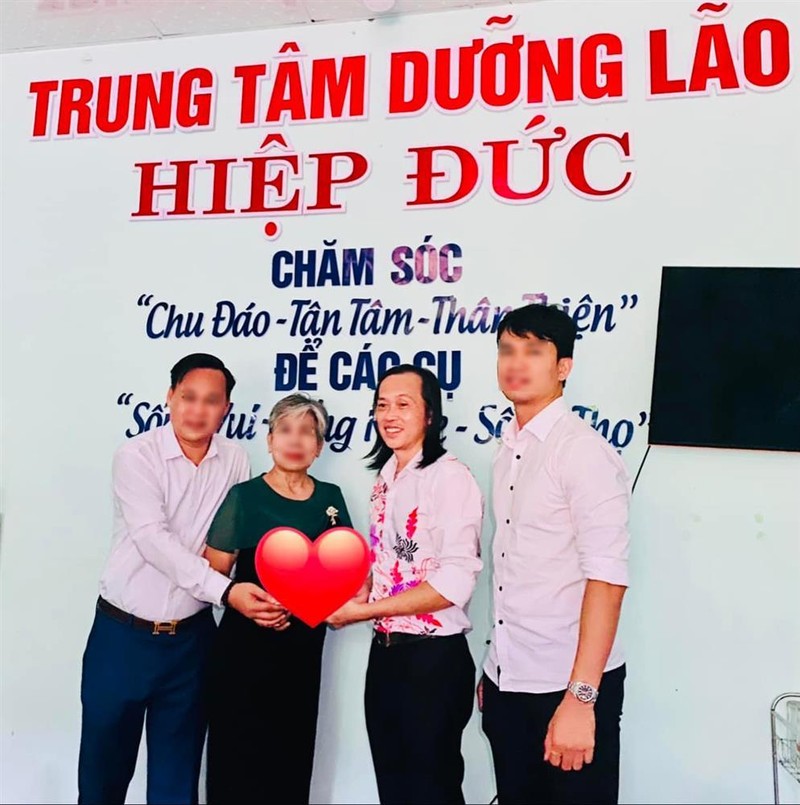 Hoai Linh di trao qua, Cong Vinh duoc doi xu sao sau on ao tu thien?